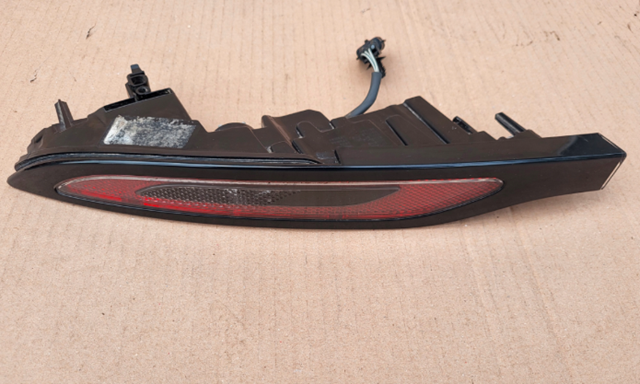 Фара противотуманная задняя, левая LR136975 LAND ROVER