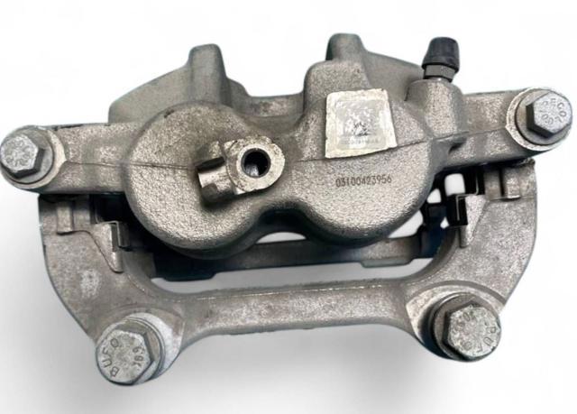 LAND ROVER LR140645 Суппорт тормозной передний правый в наличии Винница