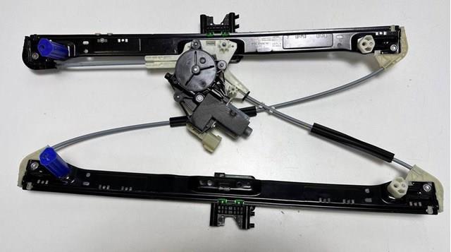 Механизм стеклоподъемника двери задней, правой LR153959 LAND ROVER