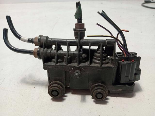 RVH000095 LAND ROVER Блок клапанов регулируемой подвески передний купить в Киев