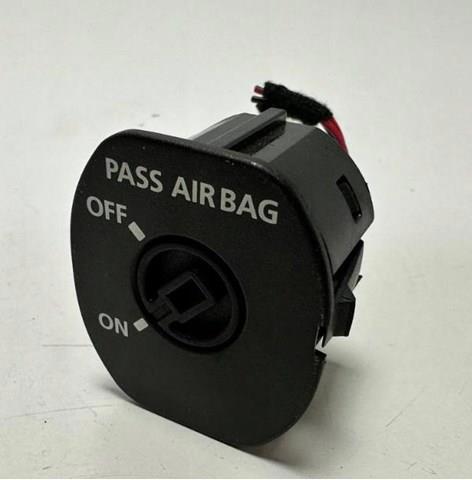 Кнопка отключения подушек безопасности AIRBAG YWL500050PVJ LAND ROVER