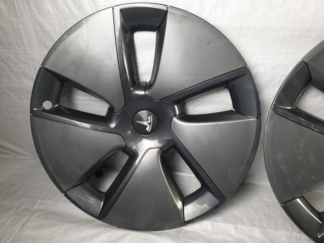 Колпаки на диски 104427100A TESLA