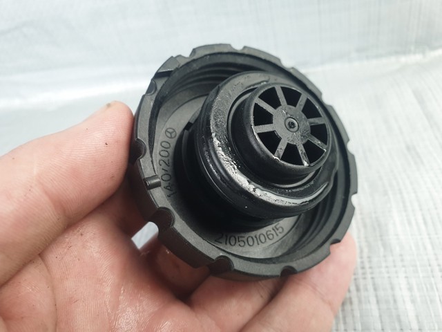MERCEDES 2105010615 Крышка расширительного бачка в наличии Павлоград