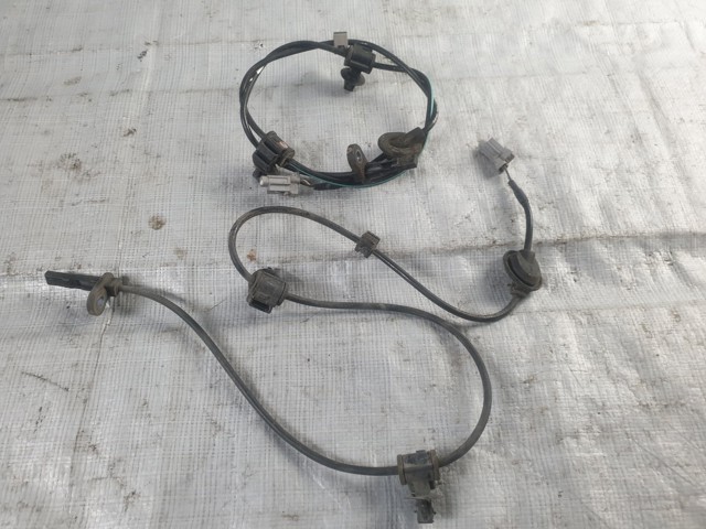 Датчик ABS передний правый 27540FL021 SUBARU