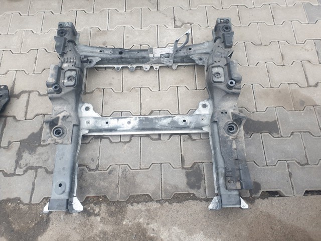 Передняя балка 2976205000 MERCEDES