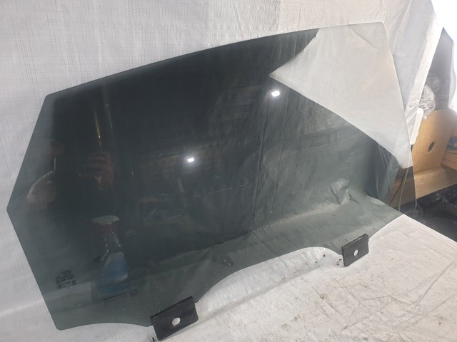 Стекло задней правой двери 4K4845026A VAG