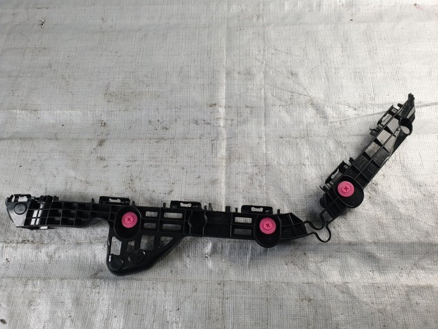 Кронштейн бампера заднего, левый 5257606090 TOYOTA