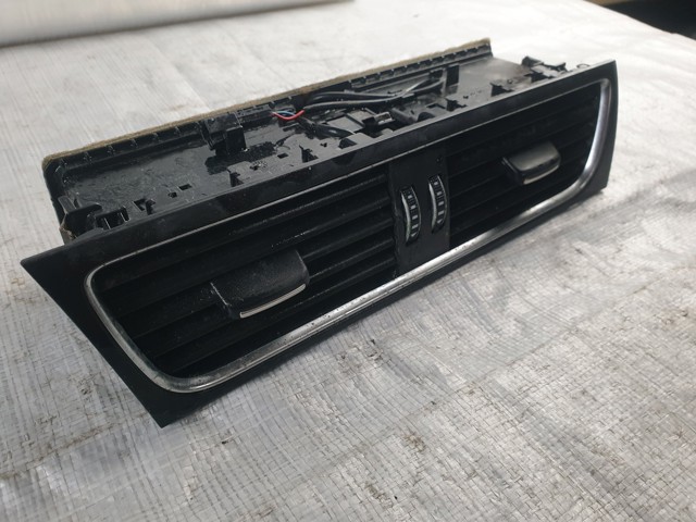 Решетка воздуховода 8T1820951E VAG