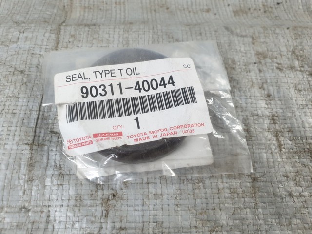 Сальник коленвала передний 9031140044 TOYOTA