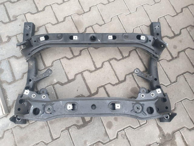 Балка передней подвески A2056280057 MERCEDES
