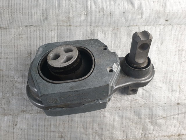 Подушка (опора) двигателя, правая нижняя A2432404400 MERCEDES