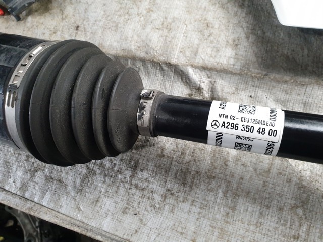 Полуось задняя, правая A2963504800 MERCEDES