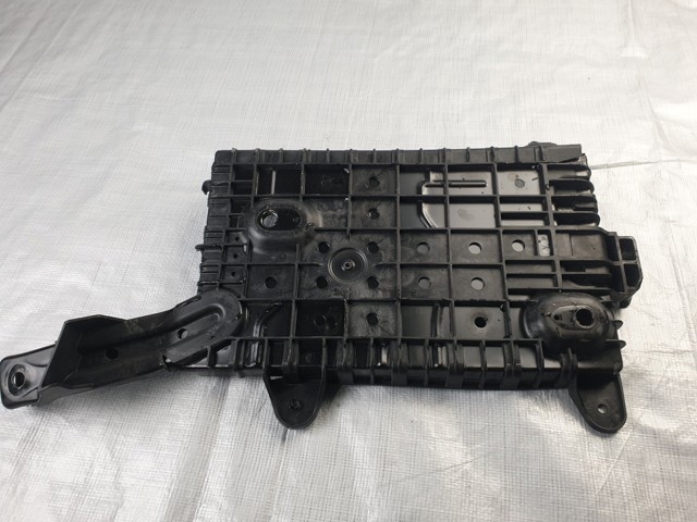 Подставка аккумулятора A2976200000 MERCEDES