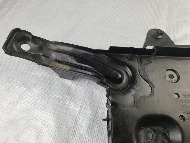 A2976200000 MERCEDES Полка под аккумулятор купить в Полтава