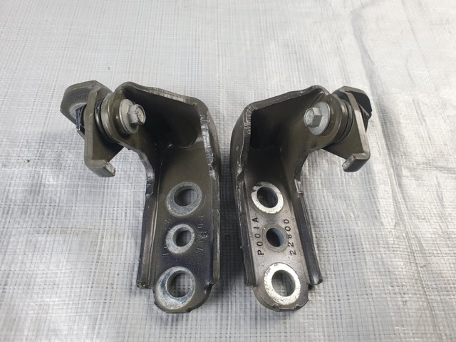FORD BB5Z7822800C Петля двери передней правой в наличии Каменское