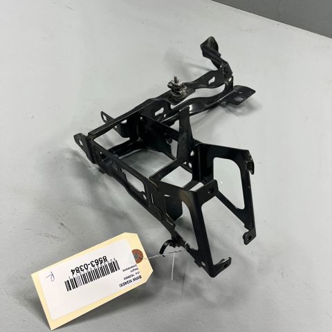 Consola (adaptador) de fixação da luz dianteira direita 51647245792 BMW