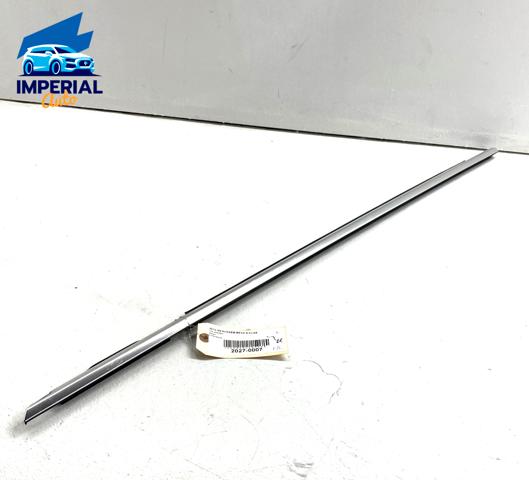 Moldura de vidro deslizante da porta dianteira esquerda A2216900180 Mercedes