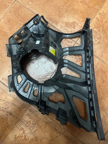 BMW 51117302508 Кронштейн крепления противотуманной фары правой в наличии Ирпень