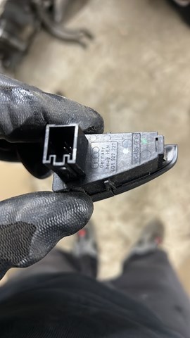 4G1927227 VAG Кнопка сброса суточного пробега купить в Чернигов