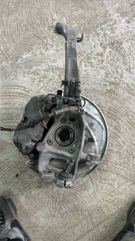 Кулак поворотный передний левый 8W0407559 VAG