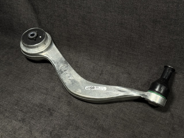 Передний нижний рычаг 31106894664 BMW