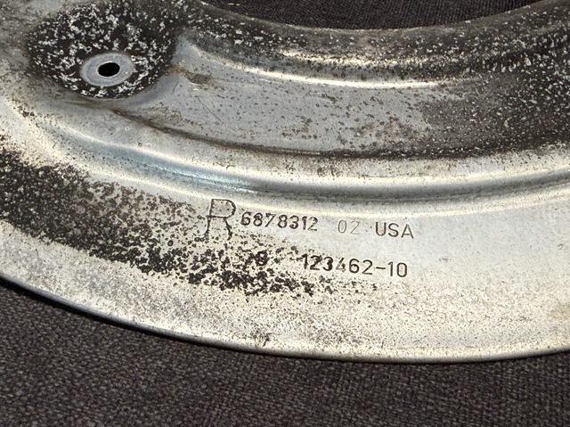 Кожух тормозного диска переднего правого 34106878312 BMW
