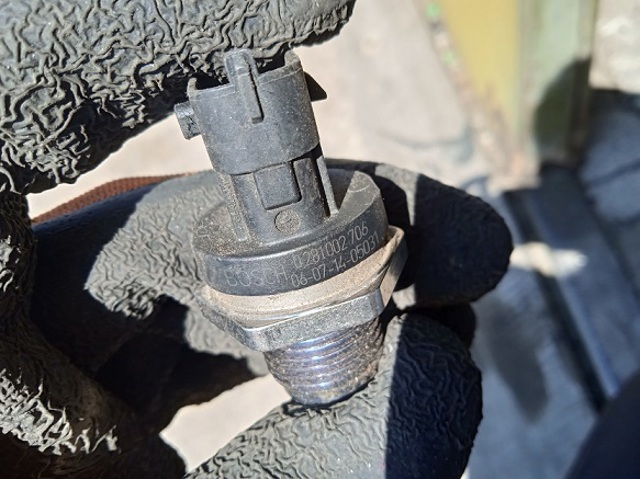 0281002706 BOSCH Датчик давления топлива купить в Каменское
