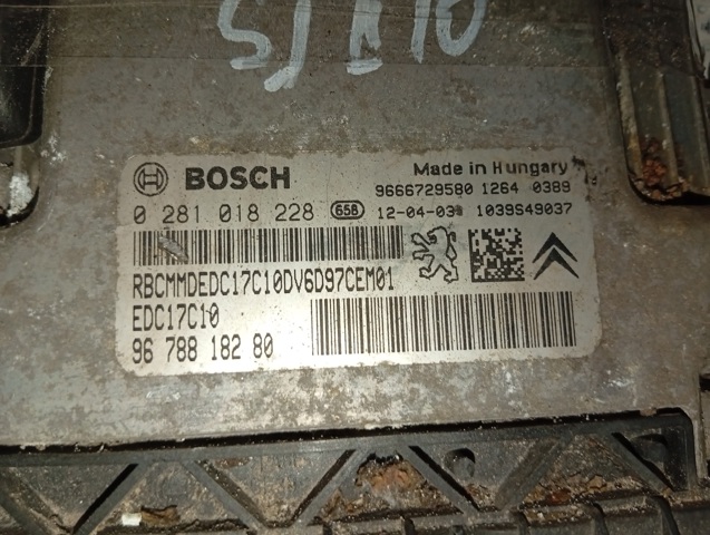 Электронный блок управления двигателем 0281018228 BOSCH