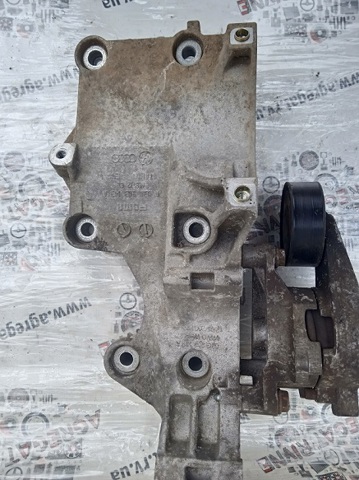 Кронштейн генератора натяжной 03G903143A VAG
