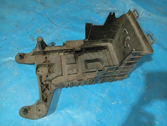 Подставка аккумулятора 1K0915325B VAG