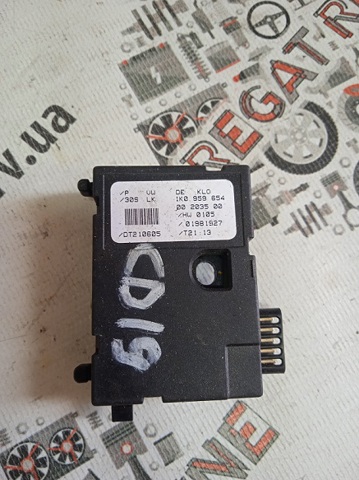 Датчик угла поворота рулевого колеса Шкода Октавия 2 A5