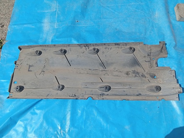 3C0825201F Защита днища левая купить Полтава