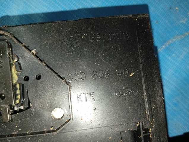 3C0858407 VAG Ящик перчаточный (бардачок) купить в Полтава