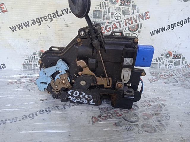 VAG 3D1837015 Замок водительской двери в наличии Николаев
