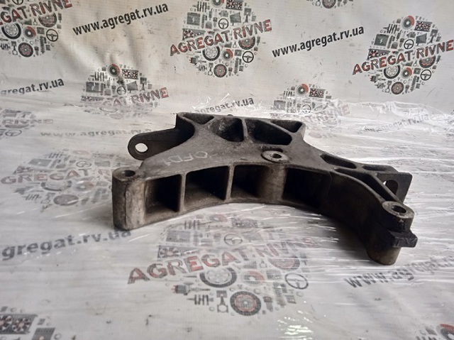 Кронштейн подушки КПП 46759567 FIAT