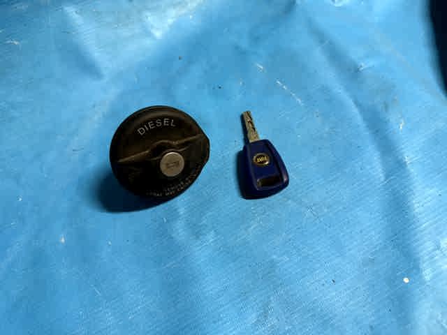 Пробка бензобака 46785426 FIAT