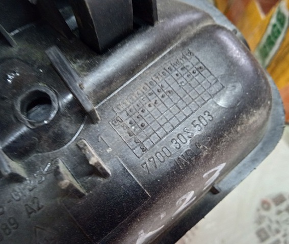 RENAULT 7700303503 Ручка  боковой двери внутренняя правая в наличии Киев