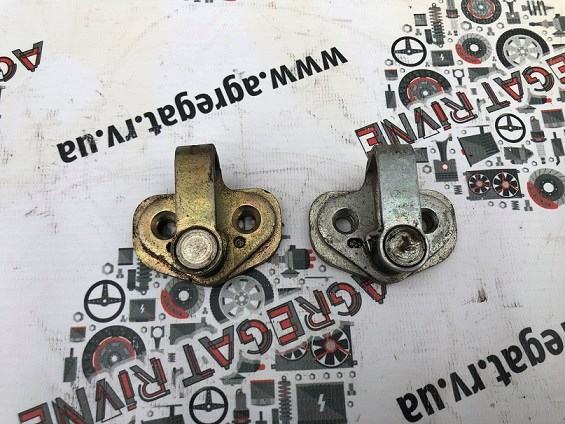Петля-зацеп (ответная часть) замка сдвижной двери 7700309989 RENAULT