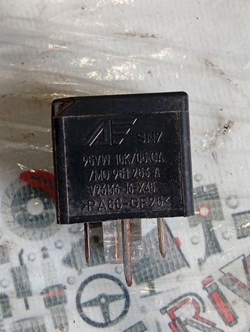 Блок управления вентилятором Volkswagen Golf 5