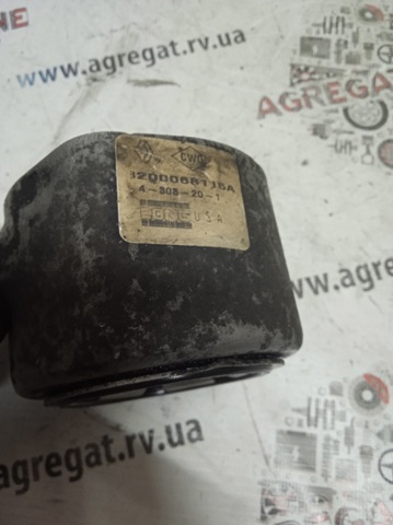 RENAULT 8200068115 Радиатор масляный (холодильник), под фильтром в наличии Украина