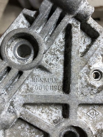 8200101196 RENAULT Кронштейн подушки (опоры) двигателя верхней купить в Кривой Рог