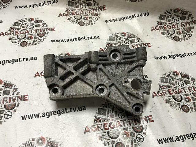 8200101196 RENAULT Кронштейн подушки (опоры) двигателя верхней купить в Каменское