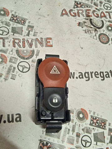 Кнопка аварийной сигнализации 8200214896 RENAULT