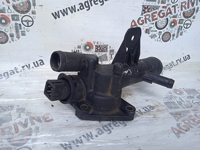 Корпус термостата 8200244402 RENAULT
