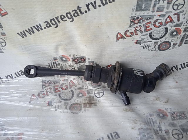 Главный цилиндр Рено Кангу II