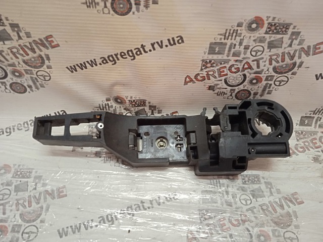 Держатель наружной ручки двери, передней левой 8200497521 RENAULT