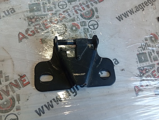 Замок задней правой распашной двери, нижний 8200497822 RENAULT