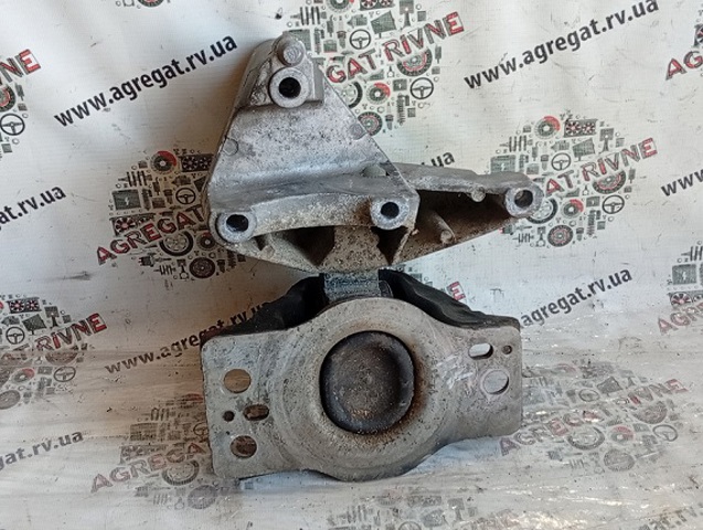 RENAULT 8200549046 Подушка (опора) двигателя правая в наличии Харьков