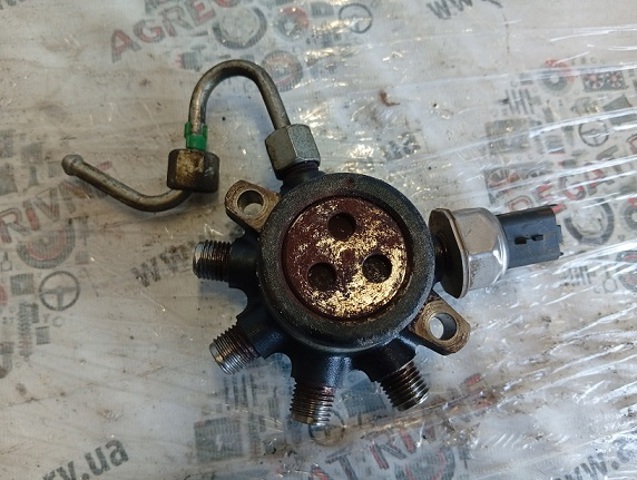 Топливная рампа 8200584034 RENAULT