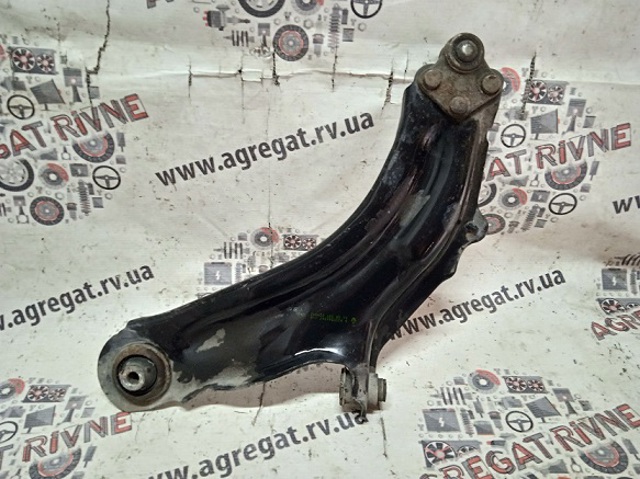 Передний нижний рычаг 8200586567 RENAULT